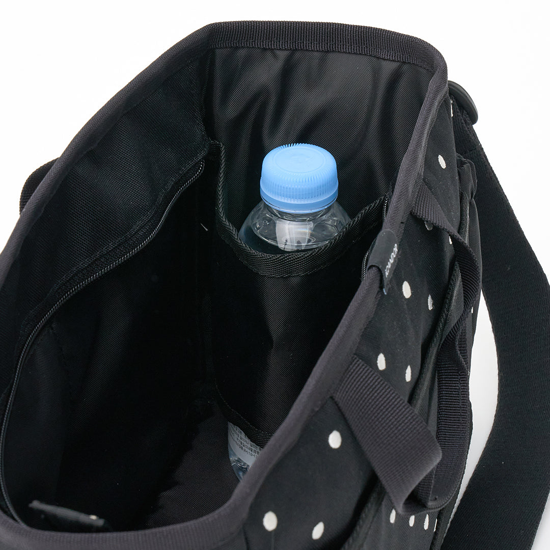 Urban Stroll Bag in Polka Dot: inner bottle holder with a water bottle