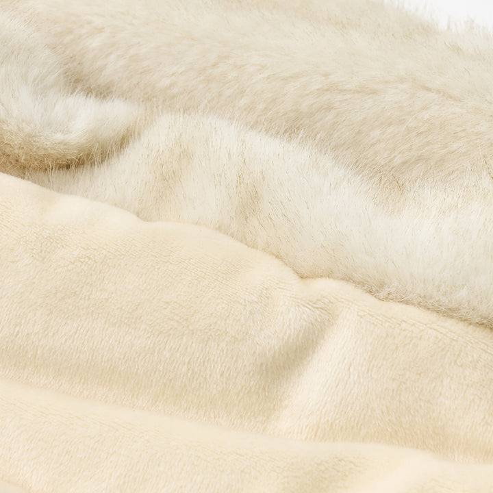 Snuggle Nest: two-tone eco-fur lining, close-up