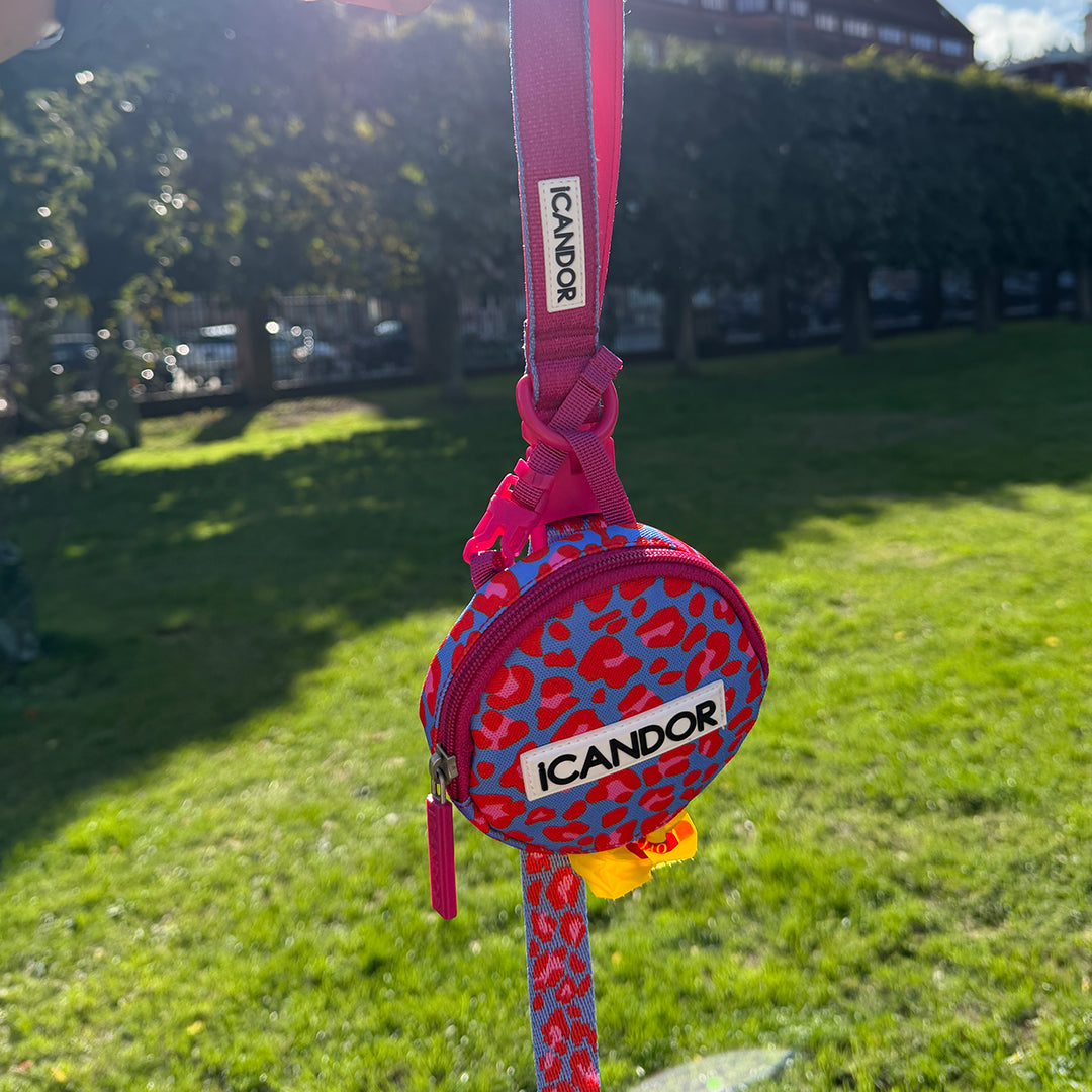 Gentle Leash Bolt_Flora
